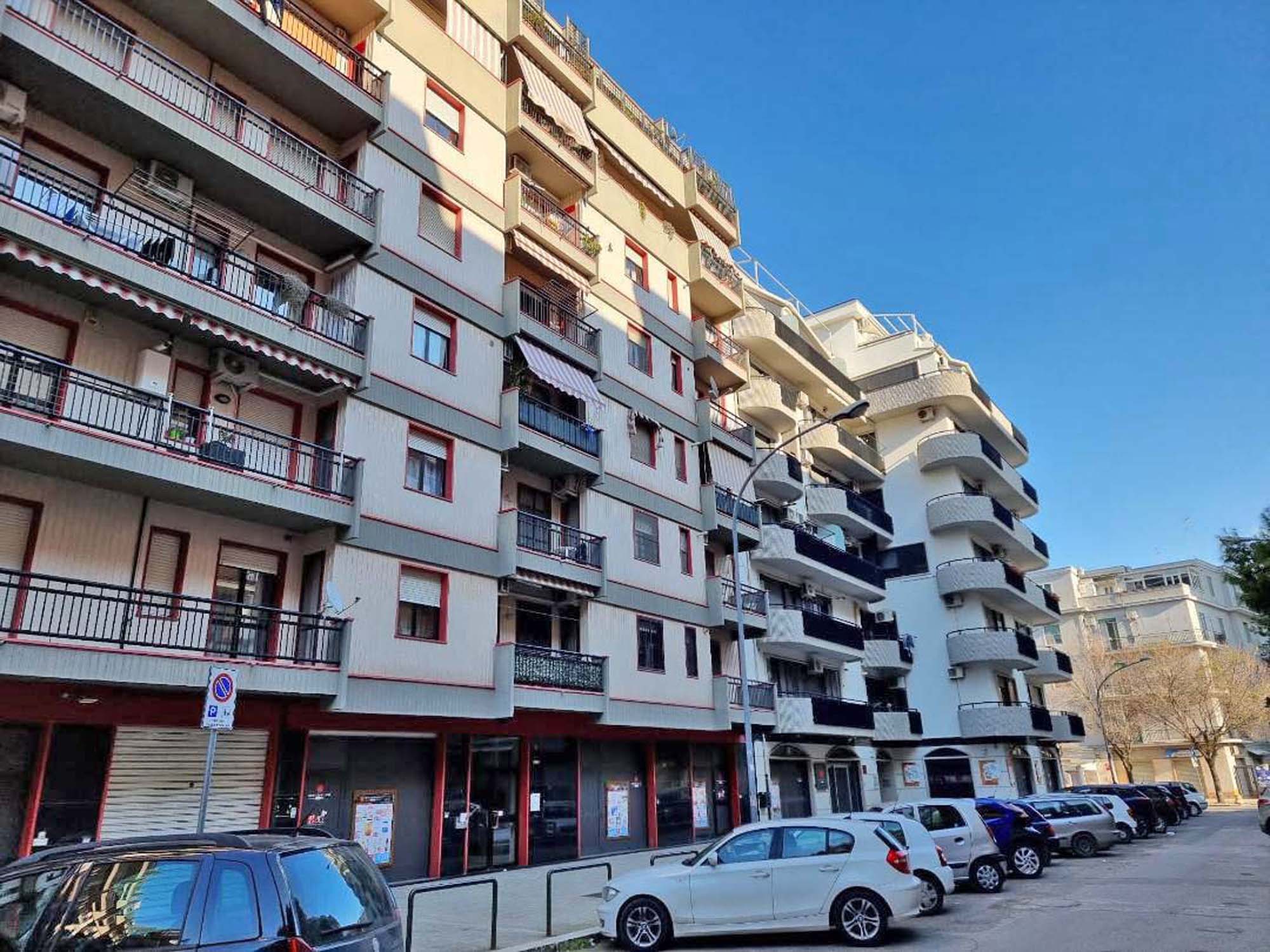 FOGGIA – VENDESI – VIA NARDELLA – VANI 3/MQ. 89 CAT.