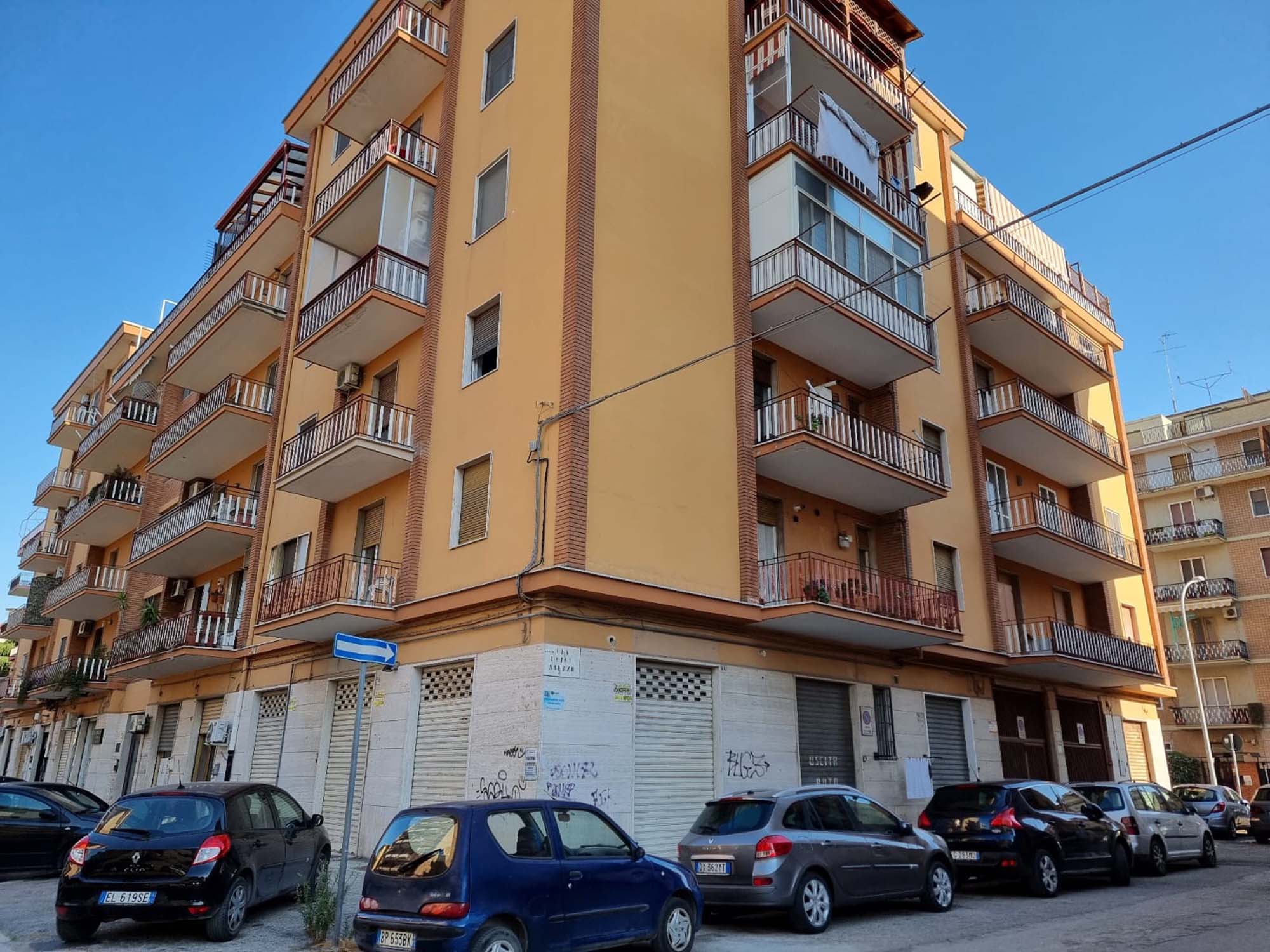 FOGGIA – VENDESI – VIA DON LUIGI STURZO n.60 – BOX AUTO di MQ. 21 CATASTALI.
