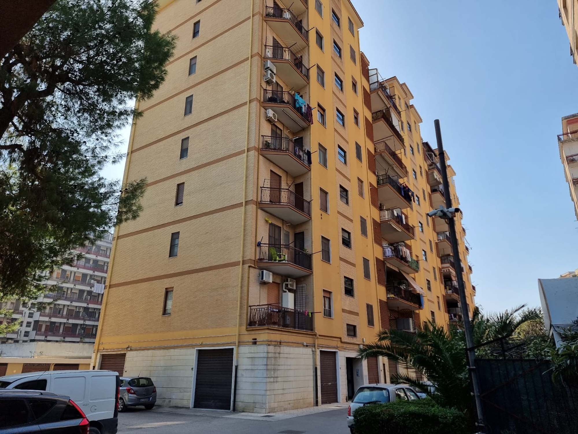 FOGGIA  – VENDESI – VIA GRIECO – VANI 2/MQ. 86 NETTI – POSSIBILITA’ LOCALE