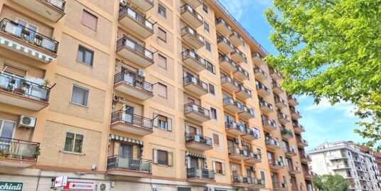 FOGGIA – VENDESI – P.ZZA A. MORO, 39 – VANI 4/MQ. 134 + CANTINA – BOX A PARTE.