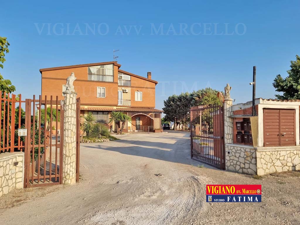 FOGGIA – VENDESI – VIA LUCERA-LOC. MANFREDINI-APPARTAMENTO CON MANSARDA MQ. 181