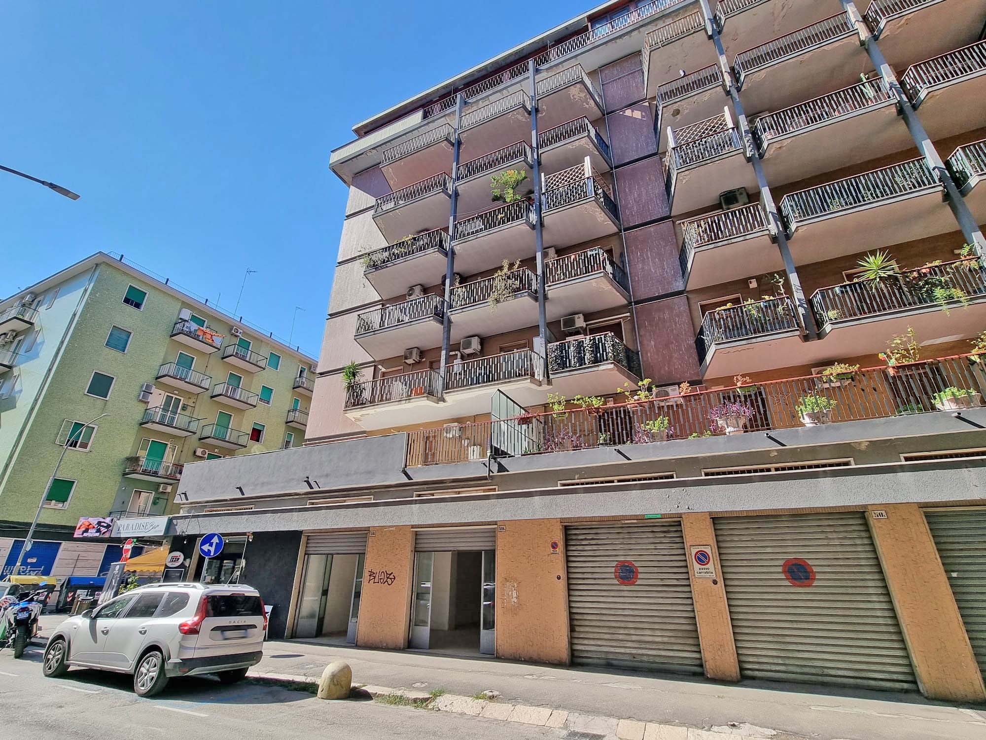 FOGGIA – VENDESI – LOCALE VIA TARANTO NN. 50E – 50F – MQ.71 CAT., DUE INGRESSI.