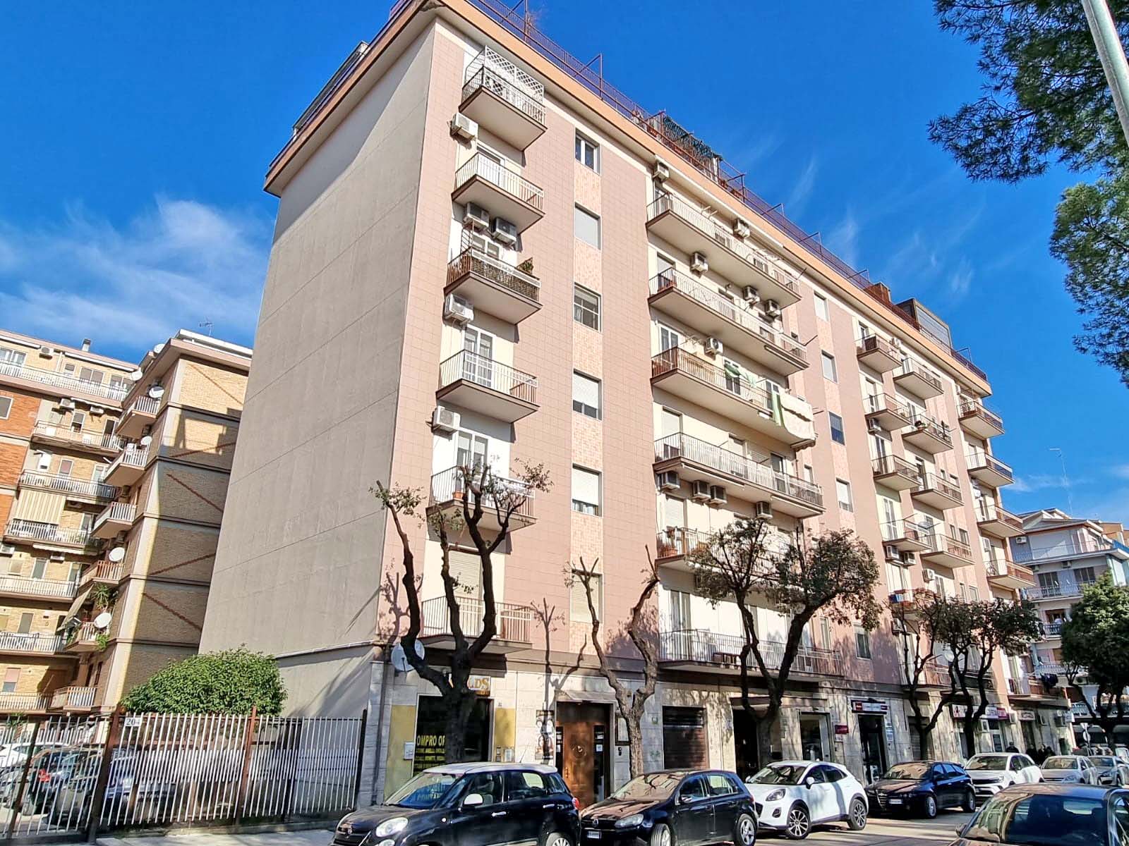 FOGGIA – VENDESI – VIALE MICHELANGELO N. 196 – ATTICO 7° PIANO – MQ. 153 CAT.